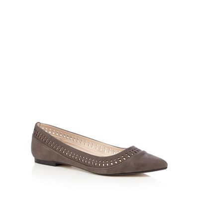Nine by Savannah Miller Grey cut-out trim flat pointed toe shoes